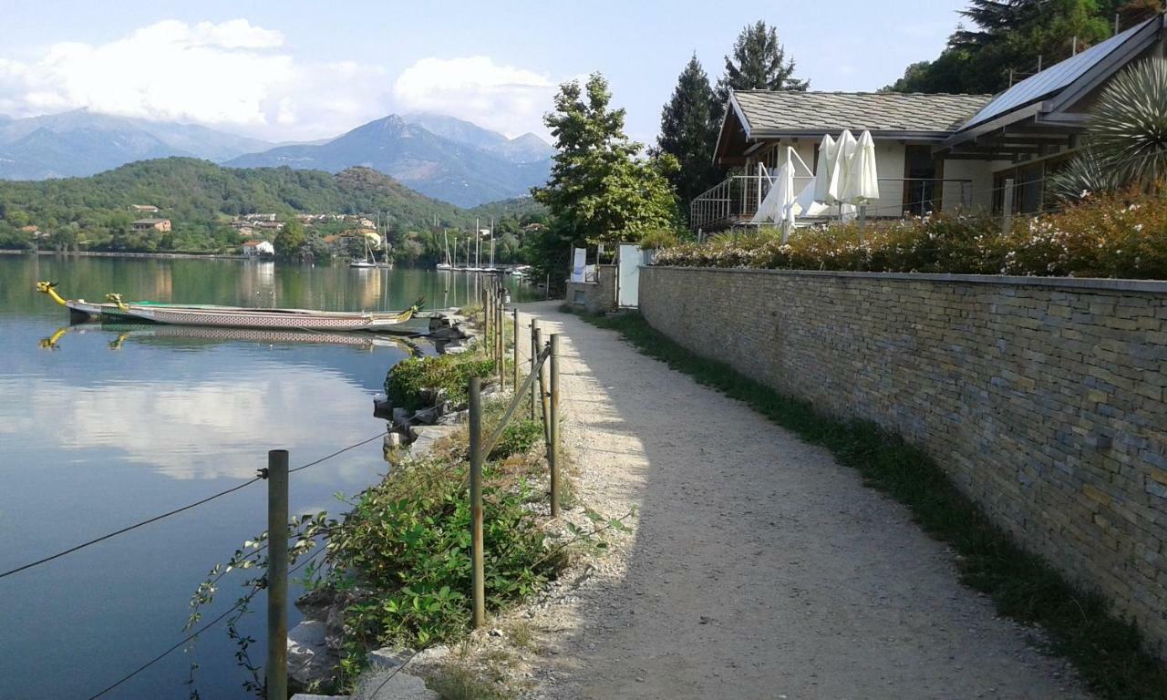 B&B In Riva Al Lago Авільяна Екстер'єр фото